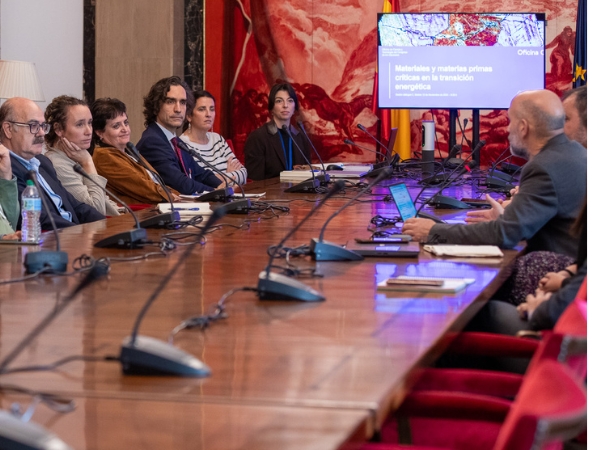 Mesa redonda relativa al Diálogo C de Materiales y Materias primas críticas en la Transición Energética