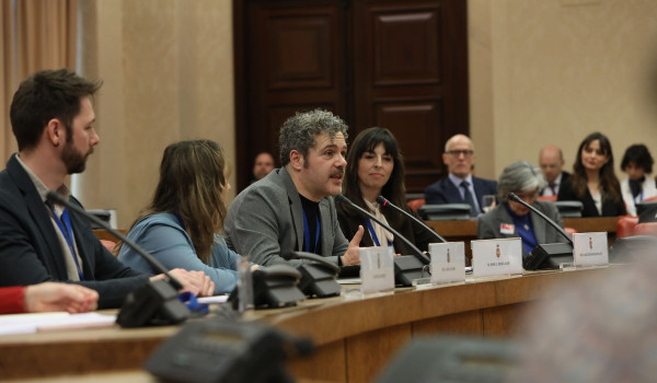 Mesa redonda sobre el conocimiento científico en el poder legislativo Facebook Linkedin Twitter