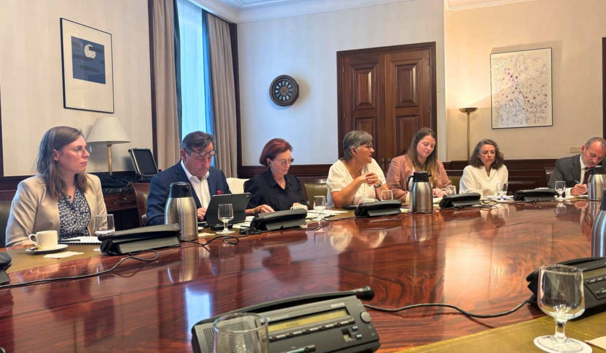 Parlamentarios franceses y la Comisión de Sanidad abordan la bioética en el Congreso