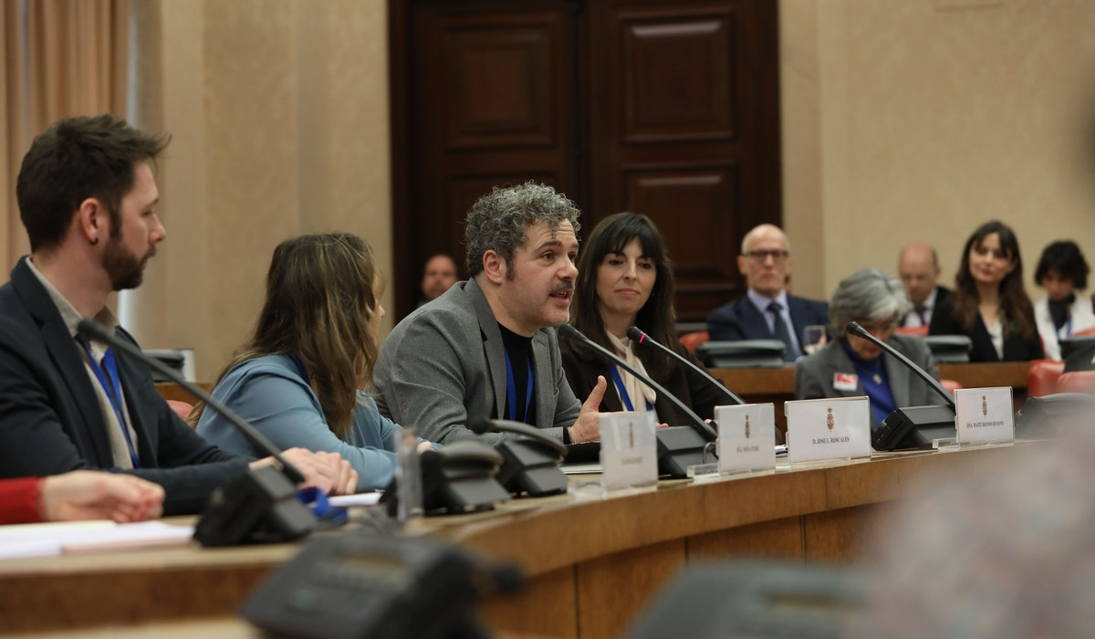 Mesa redonda sobre el conocimiento científico en el poder legislativo Facebook Linkedin Twitter