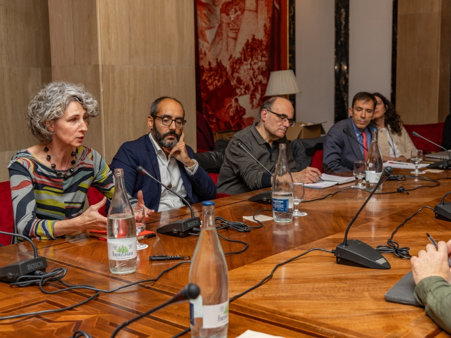 Diálogo C, a puerta cerrada, sobre el Informe C de sequía. 